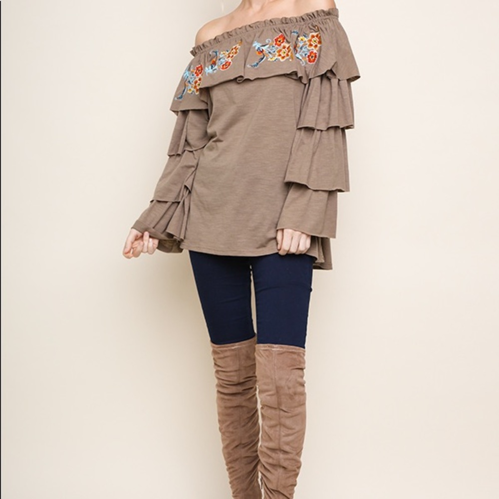 Umgee embroidered ruffle off shoulder top NWT